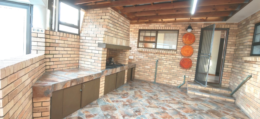5 Bedroom Property for Sale in Dana Bay Western Cape